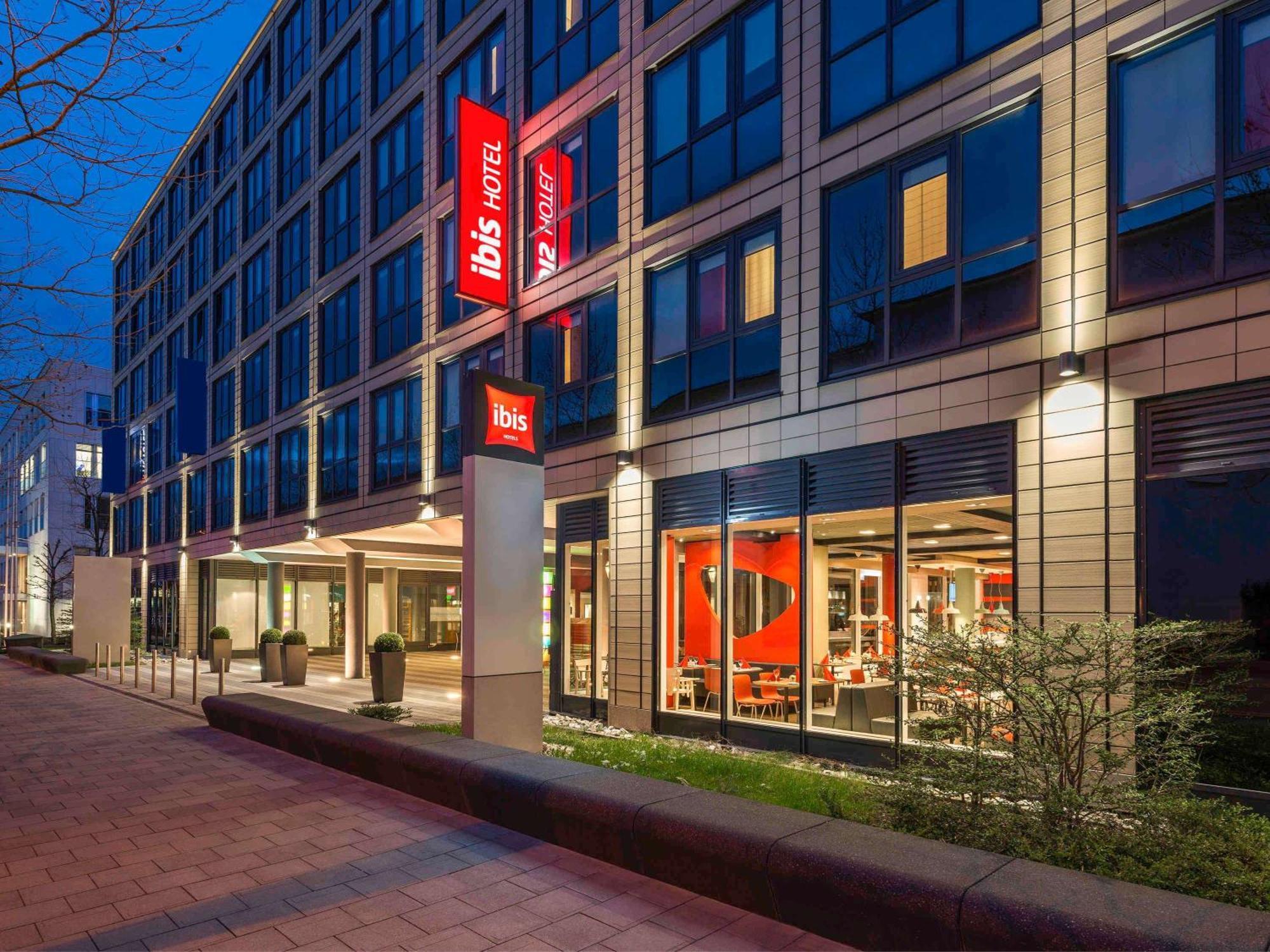 ibis München Parkstadt Schwabing Exterior foto